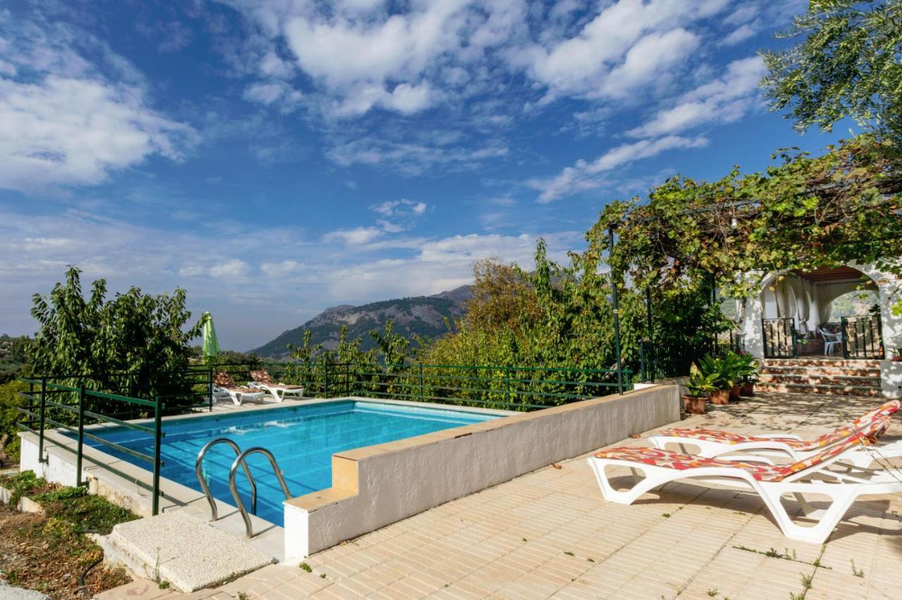 Vila Casa Jurinea Alzar Torres  Exteriér fotografie